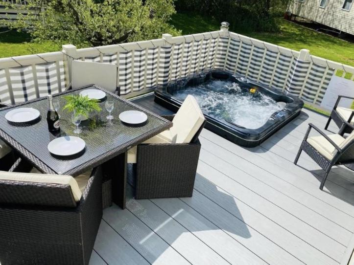 Prime Location & Luxurious Hot Tub Villa Tattershall Ngoại thất bức ảnh